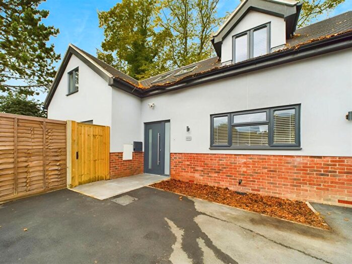 3 Bedroom House To Rent In Bearton Avenue, Hitchin, SG5