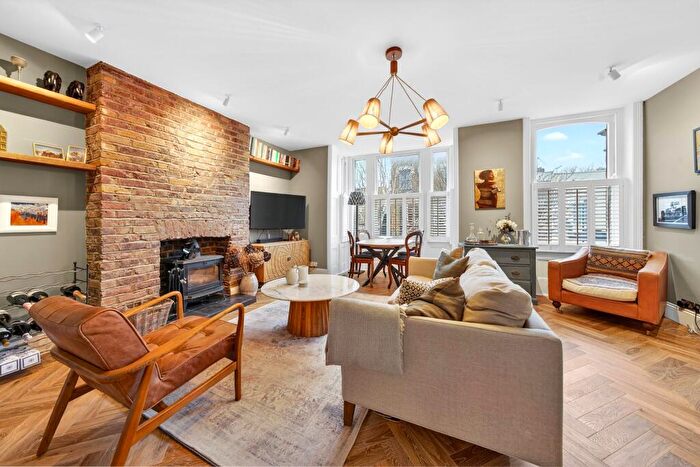 1 Bedroom Flat For Sale In Foulden Road, London, N16