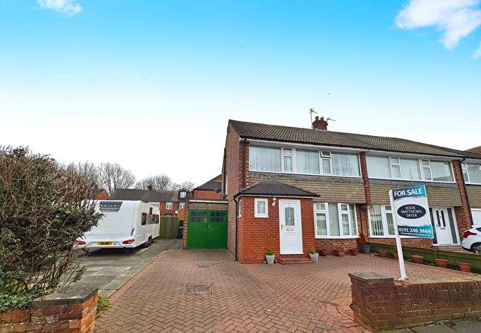 3 Bedroom Semi-Detached House For Sale In Barrington Avenue, Cullercoats, NE30