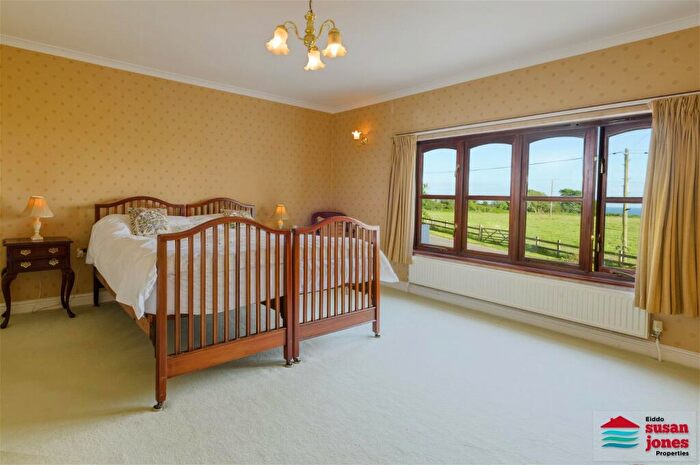 4 Bedroom Detached House For Sale In Ty'n Lon, Abererch, LL53