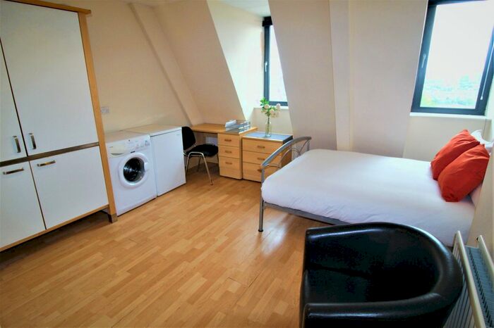 1 Bedroom Studio To Rent In Flat A, - Clarendon Road, LS2