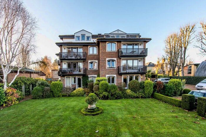 2 Bedroom Flat To Rent In Willoughby Road, Twickenham, TW1