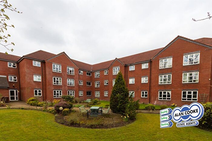 1 Bedroom Flat For Sale In The Spinney, Leeds, LS17