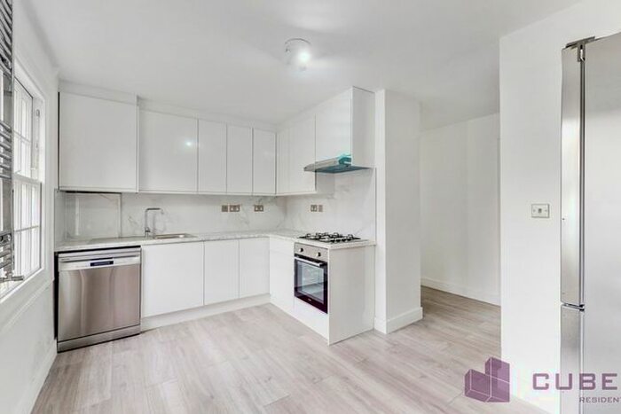 3 Bedroom Flat To Rent In Corringham Road, London, NW11