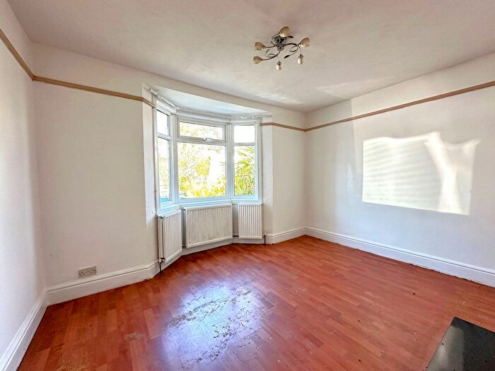 2 Bedroom Bungalow For Sale In Leaze Road, Kingsteignton, Newton Abbot, TQ12