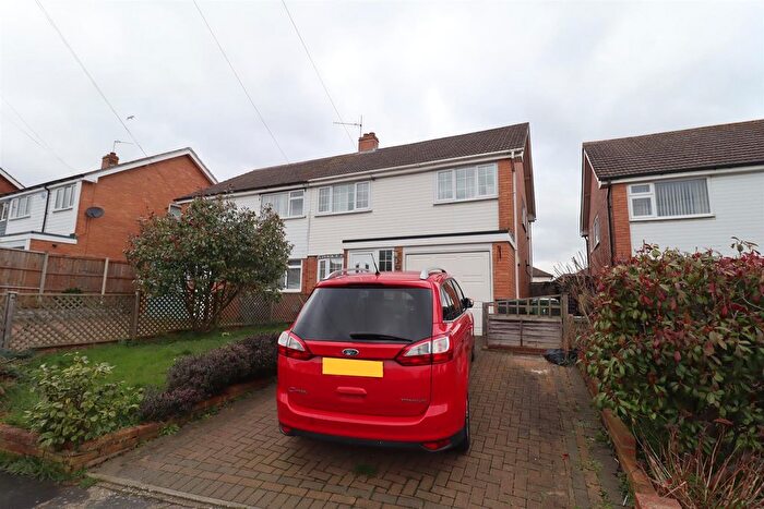 3 Bedroom Semi-Detached House To Rent In Brunel Road, Braintree, CM7