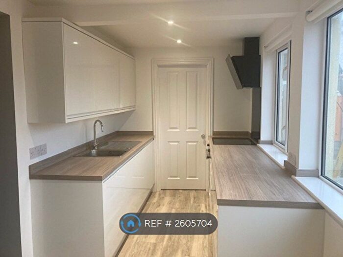 3 Bedroom Flat To Rent In Kenilworth Road, Southsea, PO5