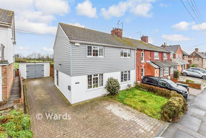 4 Bedroom End Of Terrace House For Sale In Chapel Street, Ryarsh, West Malling, Kent, ME19