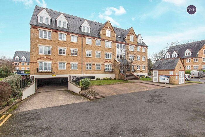2 Bedroom Flat To Rent In Badminton House, Anglian Close, Watford, WD24