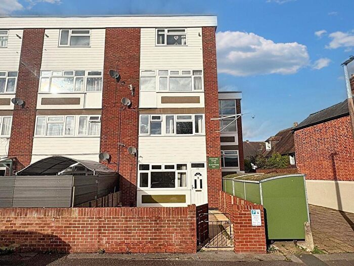 3 Bedroom Maisonette To Rent In Blackfriars Way, Salisbury, SP1