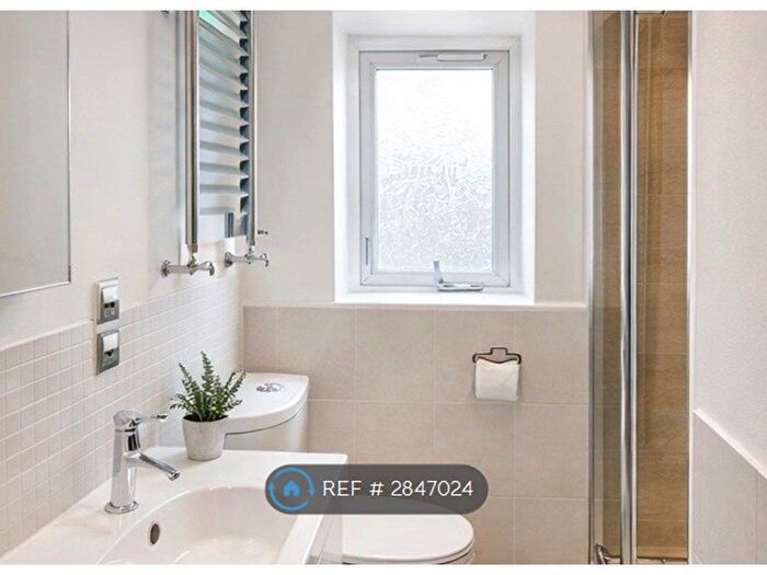 3 Bedroom Maisonette To Rent In Hythe Close, London, N18