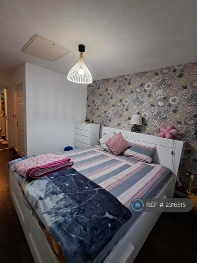 2 Bedroom Flat To Rent In Blackthorn Road, Ilford, IG1