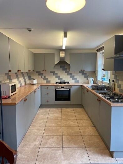 7 Bedroom Property To Rent In North Circular Road, London, NW10