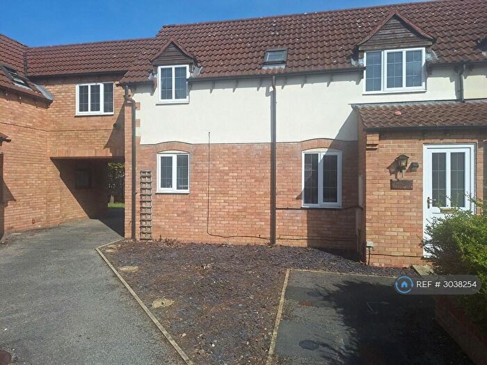 3 Bedroom Terraced House To Rent In Ferry Gardens, Gloucester, GL2