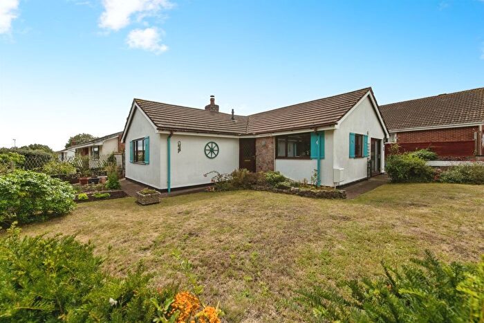 3 Bedroom Detached Bungalow For Sale In Manitoba Gardens, Cullompton, EX15