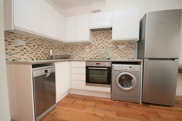 2 Bedroom Flat To Rent In Rathcoole Gardens, Crouch Hill, N8