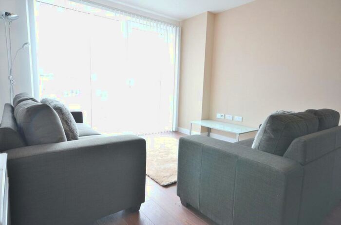 3 Bedroom Apartment To Rent In Riley Building, Lowry Wharf, Derwent Street, Salford, M5