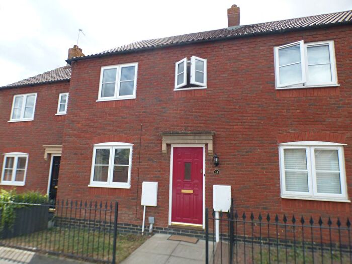 3 Bedroom Terraced House To Rent In Oxfield Park Drive, Milton Keynes, MK19