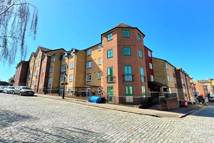1 Bedroom Apartment For Sale In The Bayle, Folkestone, Kent, CT20