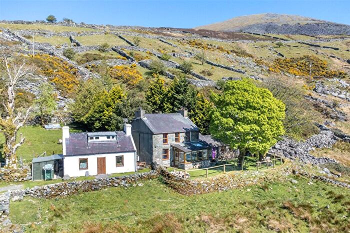 3 Bedroom Link Detached House For Sale In Dinorwig, Caernarfon, Gwynedd, LL55