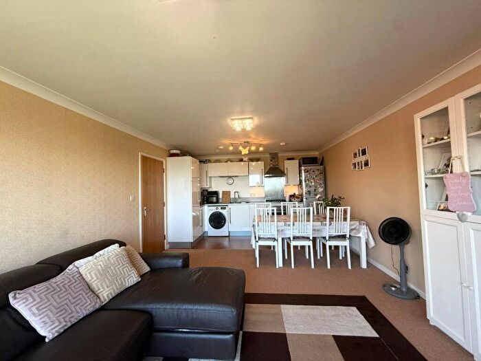 2 Bedroom Flat For Sale In Flat, South Lawns, High Street, Northfleet, Gravesend, DA11