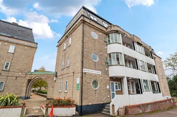 2 Bedroom Flat For Sale In Stonegrove, Orchard Court Stonegrove, HA8