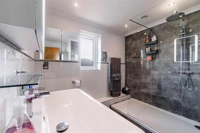 5 Bedroom Detached House For Sale In Farley Close, Truro, TR1