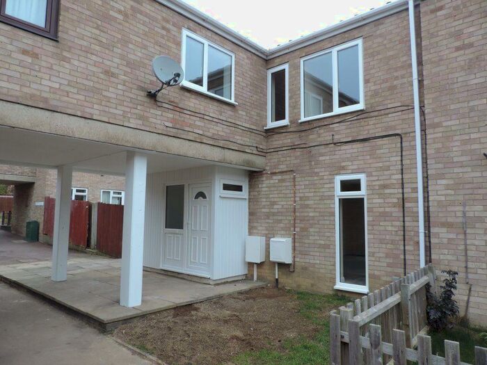 4 Bedroom Terraced House To Rent In Lingfield Walk, Corby, NN18