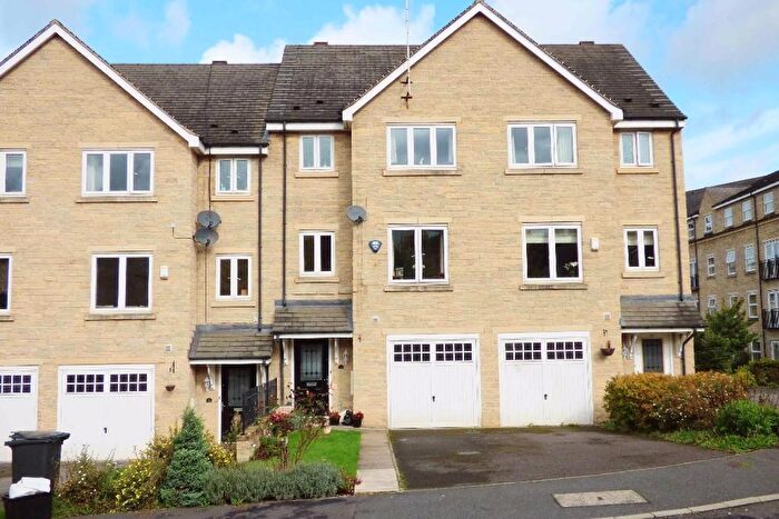 4 Bedroom House For Sale In Axminster Drive, Bailiff Bridge, Brighouse, HD6