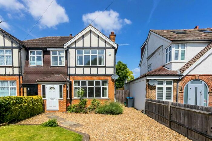 3 Bedroom Semi-Detached House To Rent In Beresford Avenue, Berrylands, Surbiton, KT5