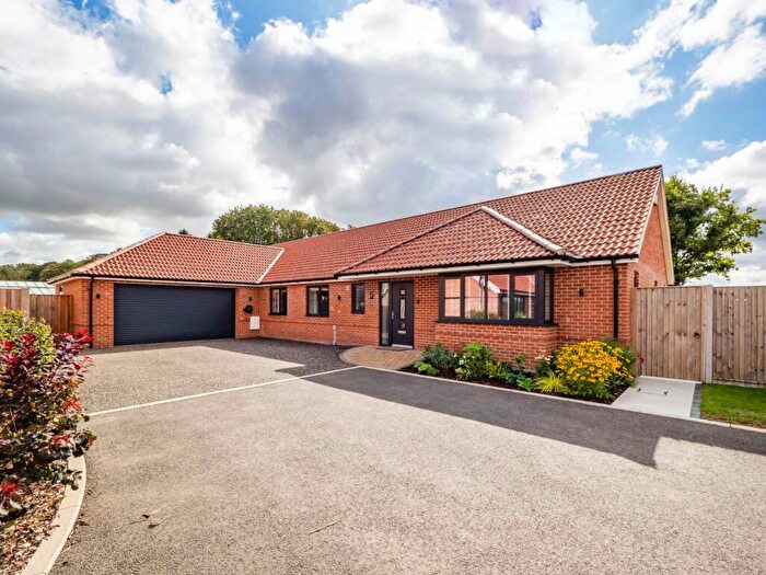 4 Bedroom Detached Bungalow For Sale In Stanley Trett Close, Blofield, NR13