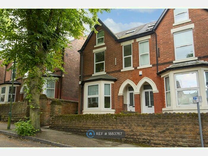 7 Bedroom Semi-Detached House To Rent In Douglas Road, Nottingham, NG7