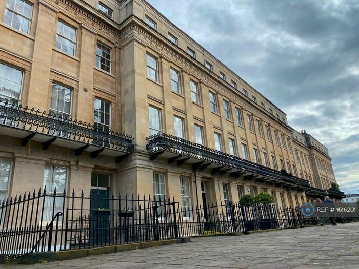 2 Bedroom Maisonette To Rent In Worcester Terrace, Bristol, BS8