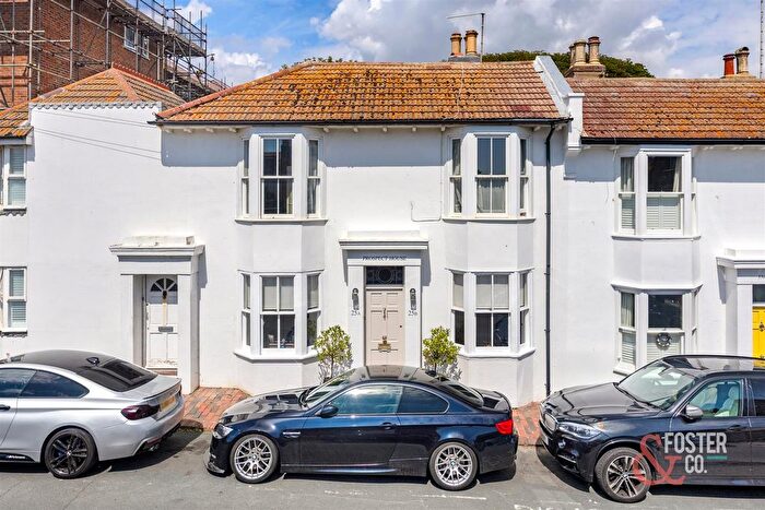 2 Bedroom Flat For Sale In Park Road, Rottingdean, BN2