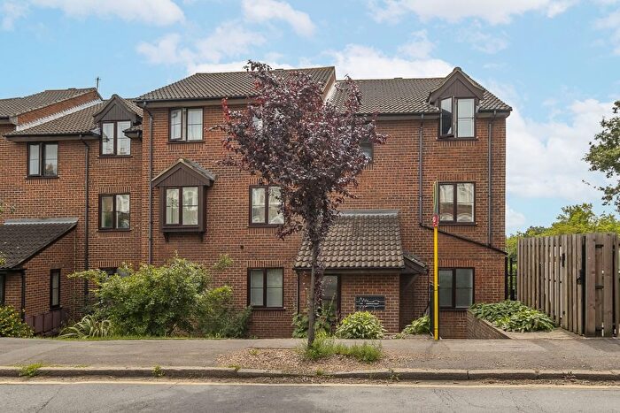 2 Bedroom Flat To Rent In Alexandra Road, London, SW19