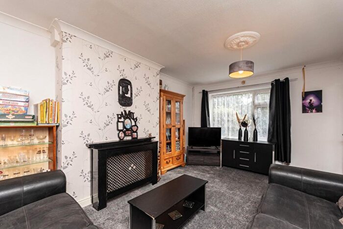 3 Bedroom Property For Sale In Keswick Drive, Castleford, WF10