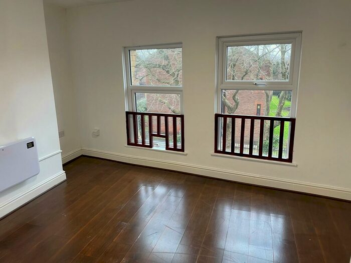 1 Bedroom Flat To Rent In Fountains Road, Kirkdale, **Available With Zero Deposits**, L4