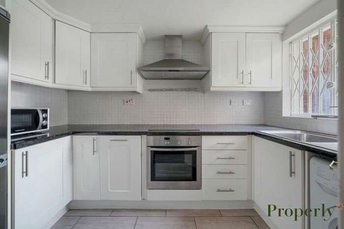 2 Bedroom Flat To Rent In Cumberland Place, Rothesay Court Cumberland Place, SE6