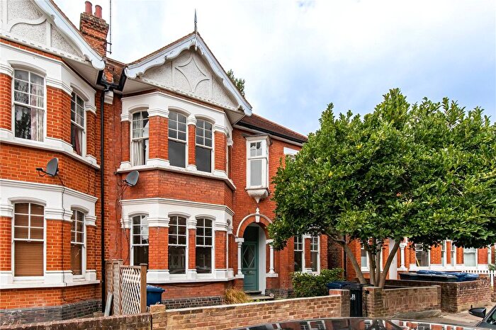 4 Bedroom Flat For Sale In Woodgrange Avenue, Ealing, London, Uk, W5