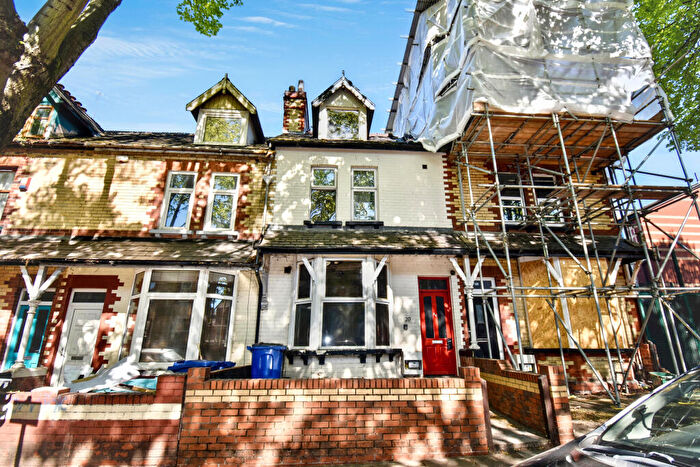 4 Bedroom Terraced House For Sale In Vaughan Avenue, Doncaster, South Yorkshire, DN1