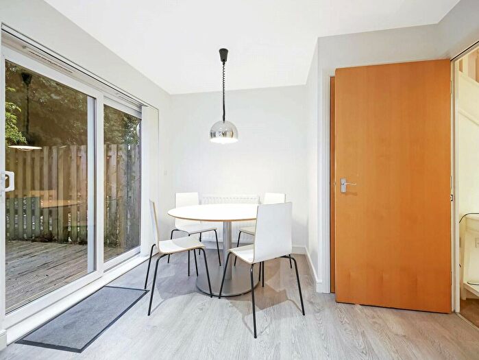 3 Bedroom Terraced House For Sale In Craigend Close, Anniesland, Glasgow, G13