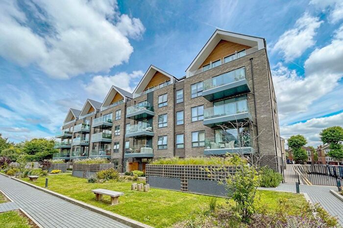 1 Bedroom Flat To Rent In Antoinette Close, Kingston, Kingston Upon Thames, KT1