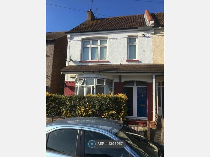 1 Bedroom Flat To Rent In Lymington Avenue, Leigh-On-Sea, SS9