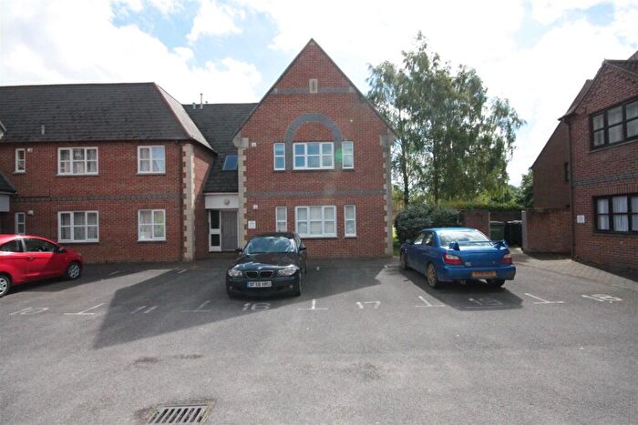 1 Bedroom Apartment To Rent In Field Gardens, Steventon, OX13