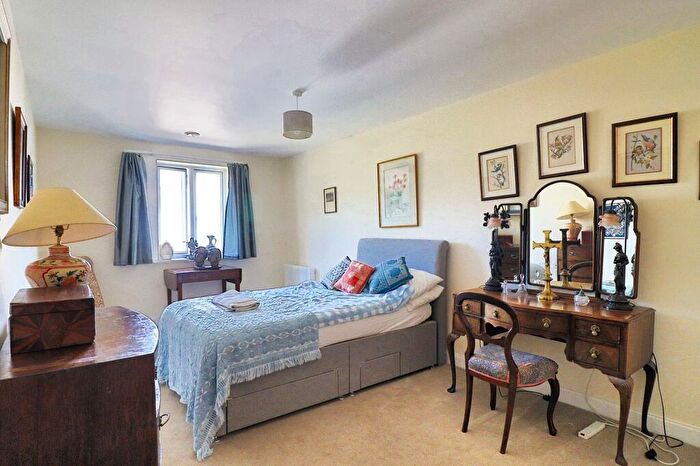 2 Bedroom Apartment For Sale In Tyefield Place, Hadleigh, IP7