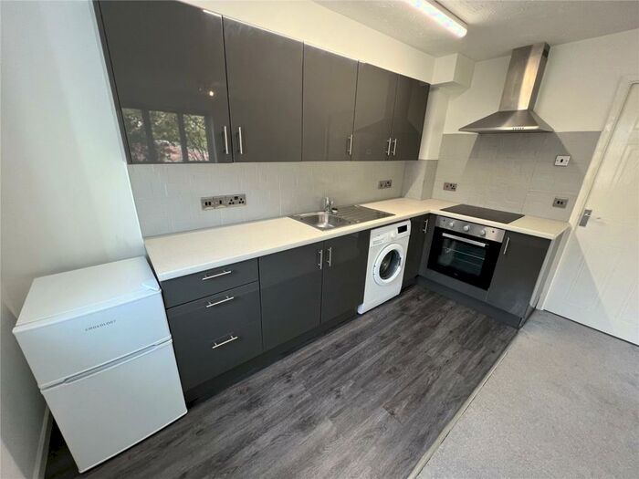 1 Bedroom Apartment To Rent In Old Port Close, Tipton, West Midlands, DY4