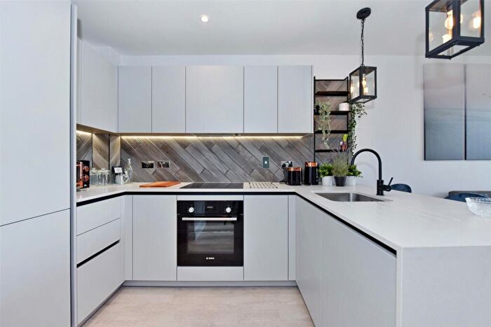 2 Bedroom Apartment To Rent In Artesian House, Memorial Avenue, Slough, SL1