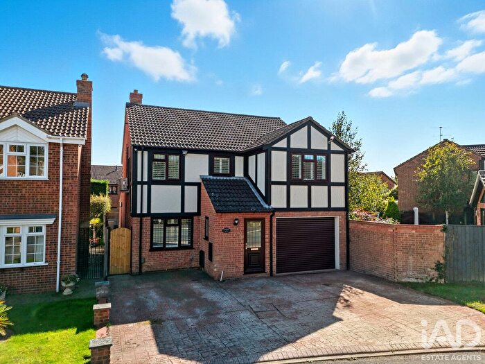 5 Bedroom Detached House For Sale In Alder Close, Bishop's Stortford, CM23