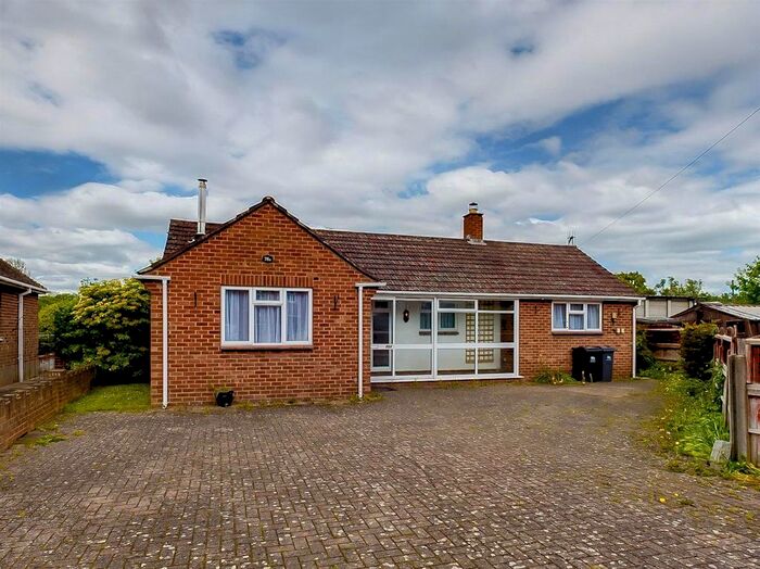 3 Bedroom Detached Bungalow To Rent In Old Street, Upton-Upon-Severn, Worcester, WR8