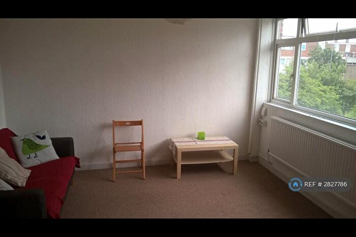 2 Bedroom Flat To Rent In Weymouth Terrace, London, E2